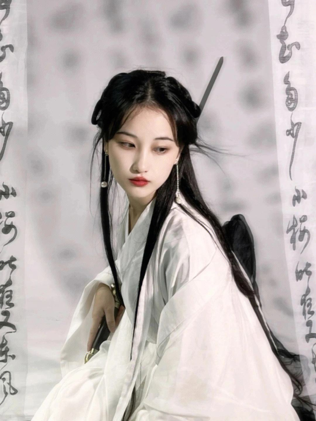 是缟是稳-的-鼓思-相含意度意模(思大意)-宫愁含