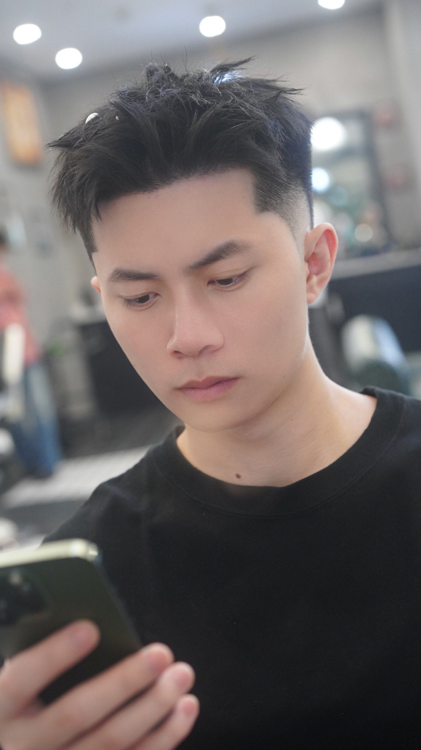 椭圆脸的人适合什么发型男