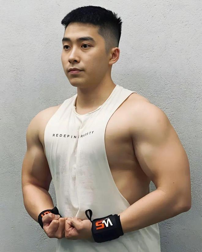 脸胖的男孩子适合什么发型