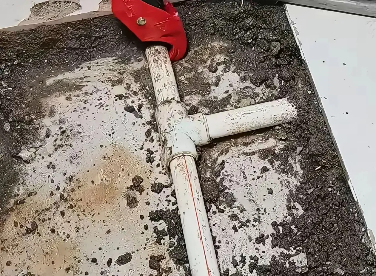 家里水管漏水该到什么地方找维修师傅